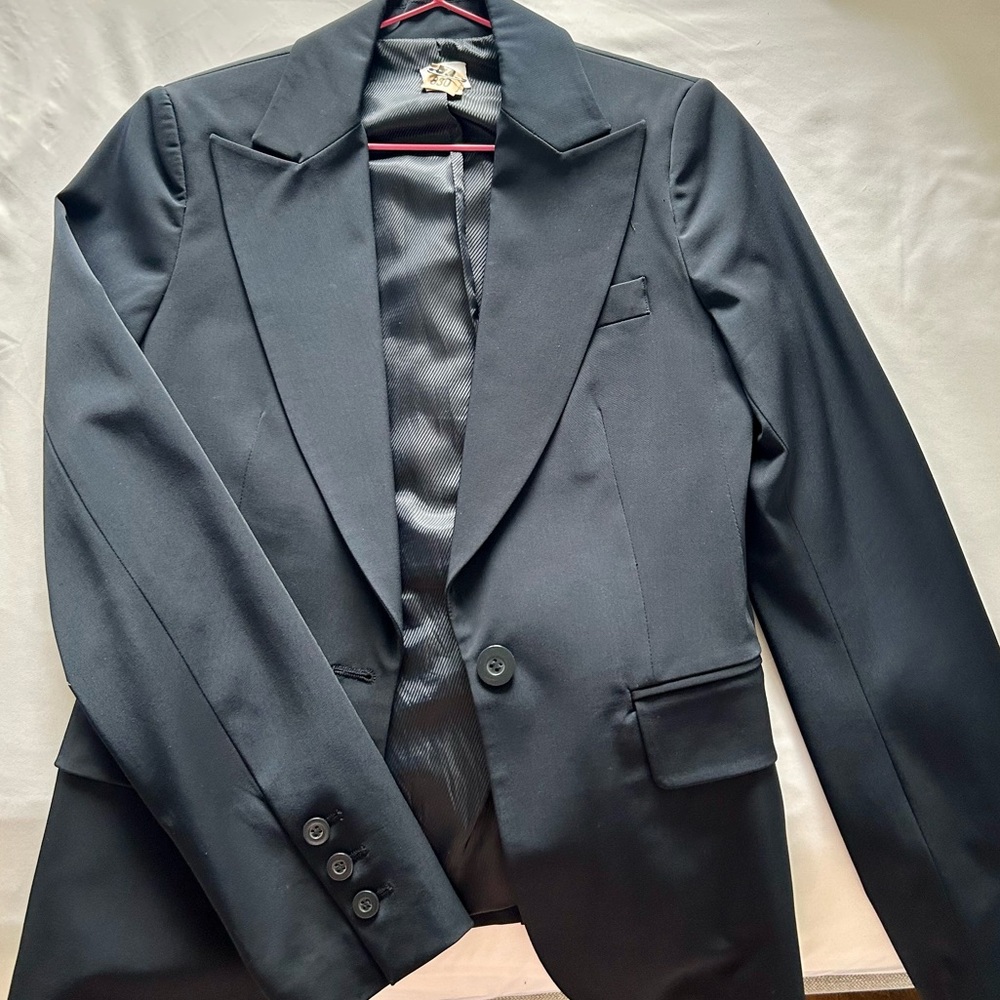 Women’s Navy Blazer